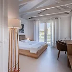 Villa White *