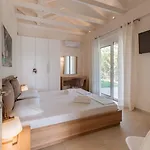 Villa White