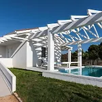 Villa White