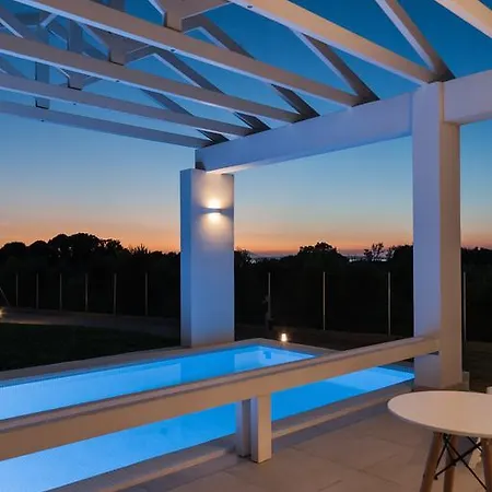 Villa White