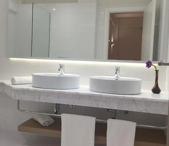 White Douneika (Amaliada)