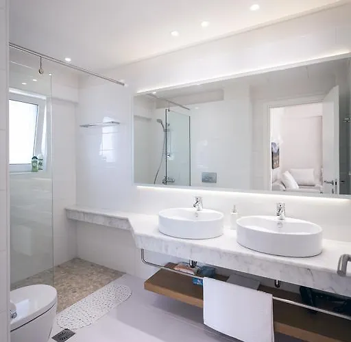 White Douneika (Amaliada)