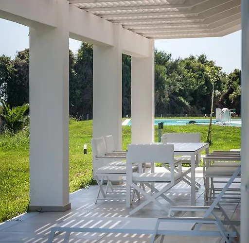 White Douneika (Amaliada)